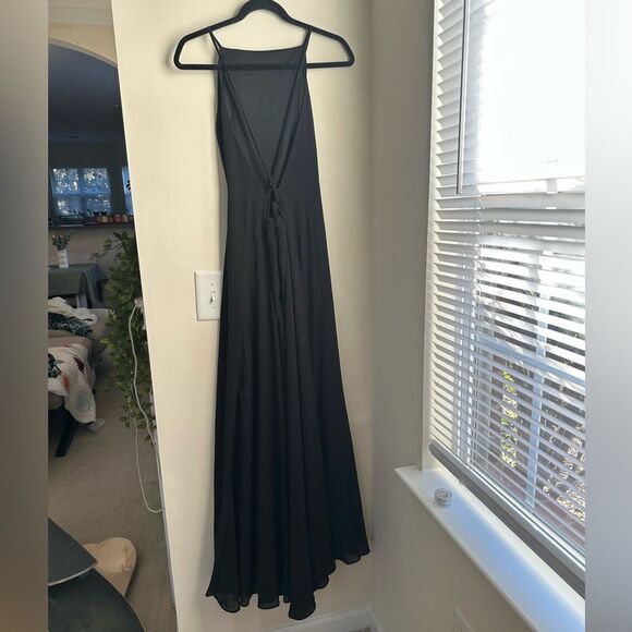 Black full length goth flowy backless maxi dress - Picture 10 of 13